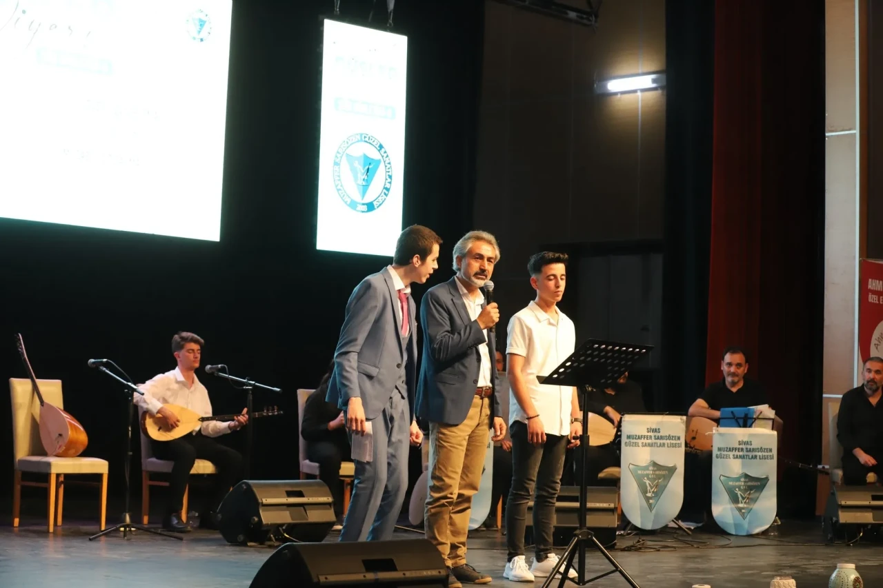 "Burası Düşler Diyarı" Sivas'ta Sanatla Hayat Buldu