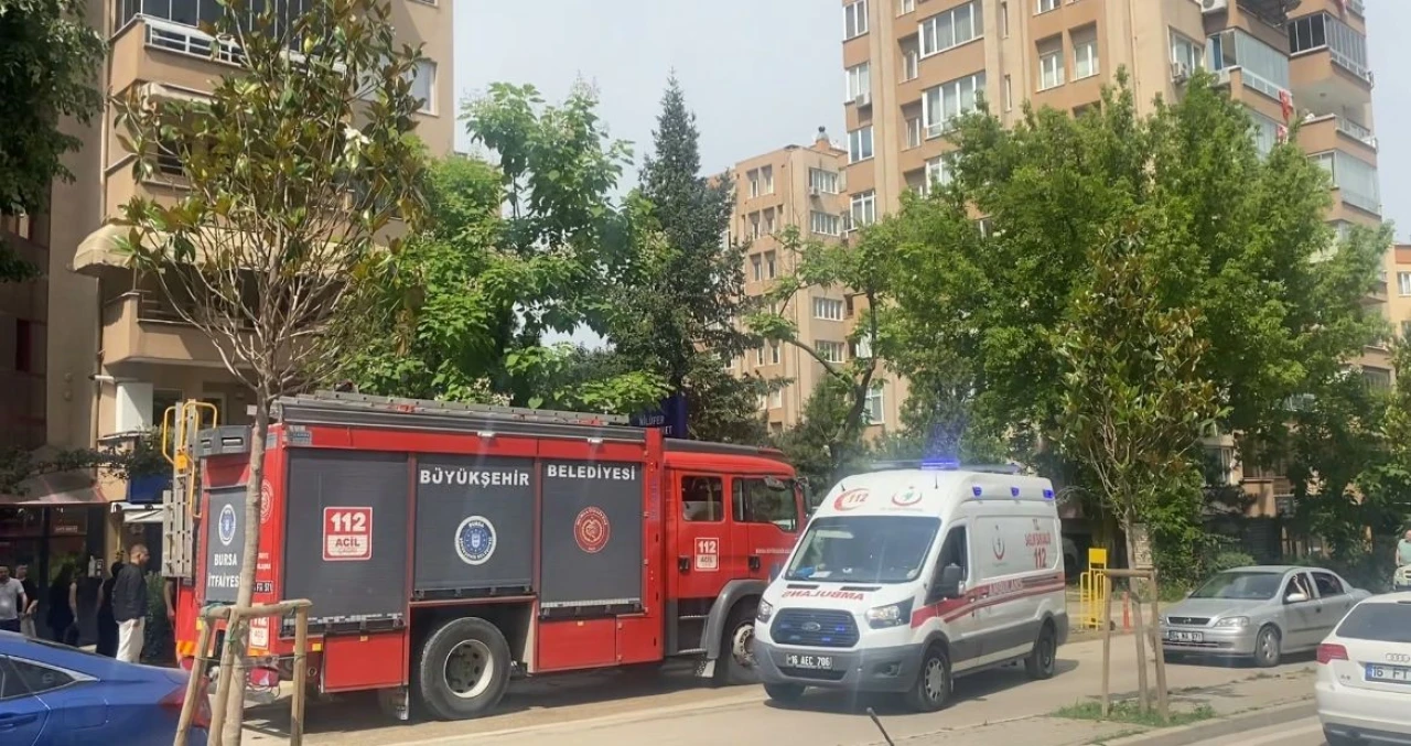 Bursa’da 8 Katlı Binanın Çatısında Yangın: Paniğe Neden Oldu