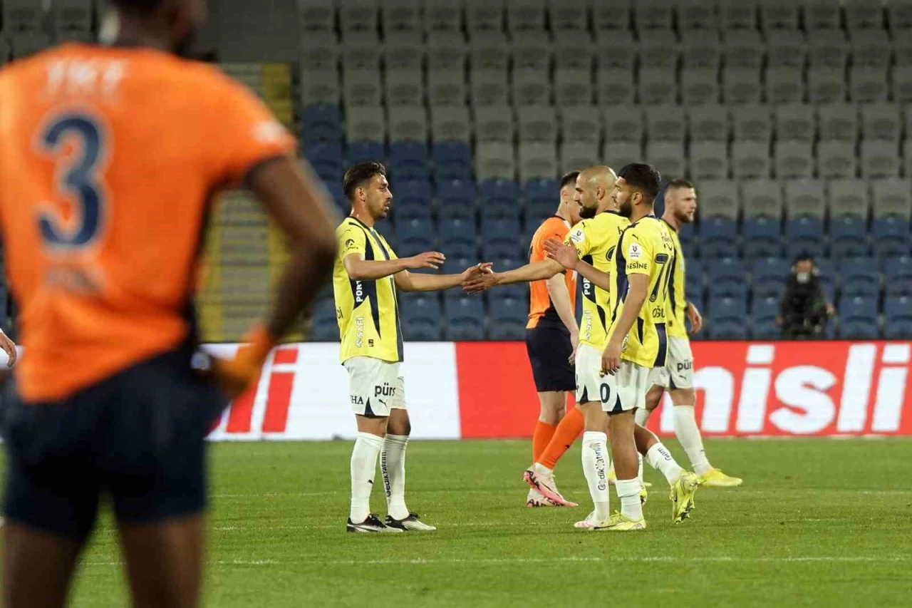 Fenerbahçe, Başakşehir’i 4-1 Yendi