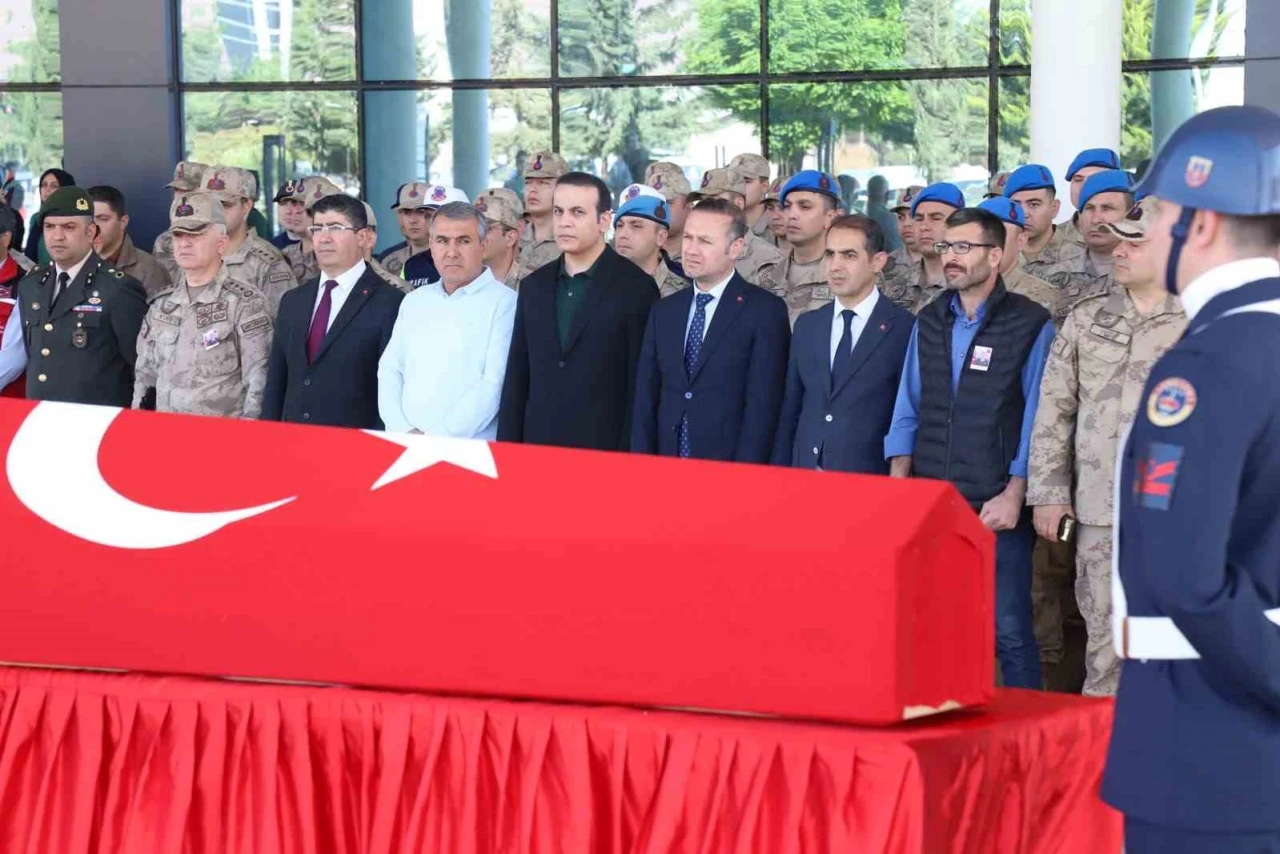 Uzman Çavuş Tayfun Şahintepe Son Yolculuğuna Uğurlandı