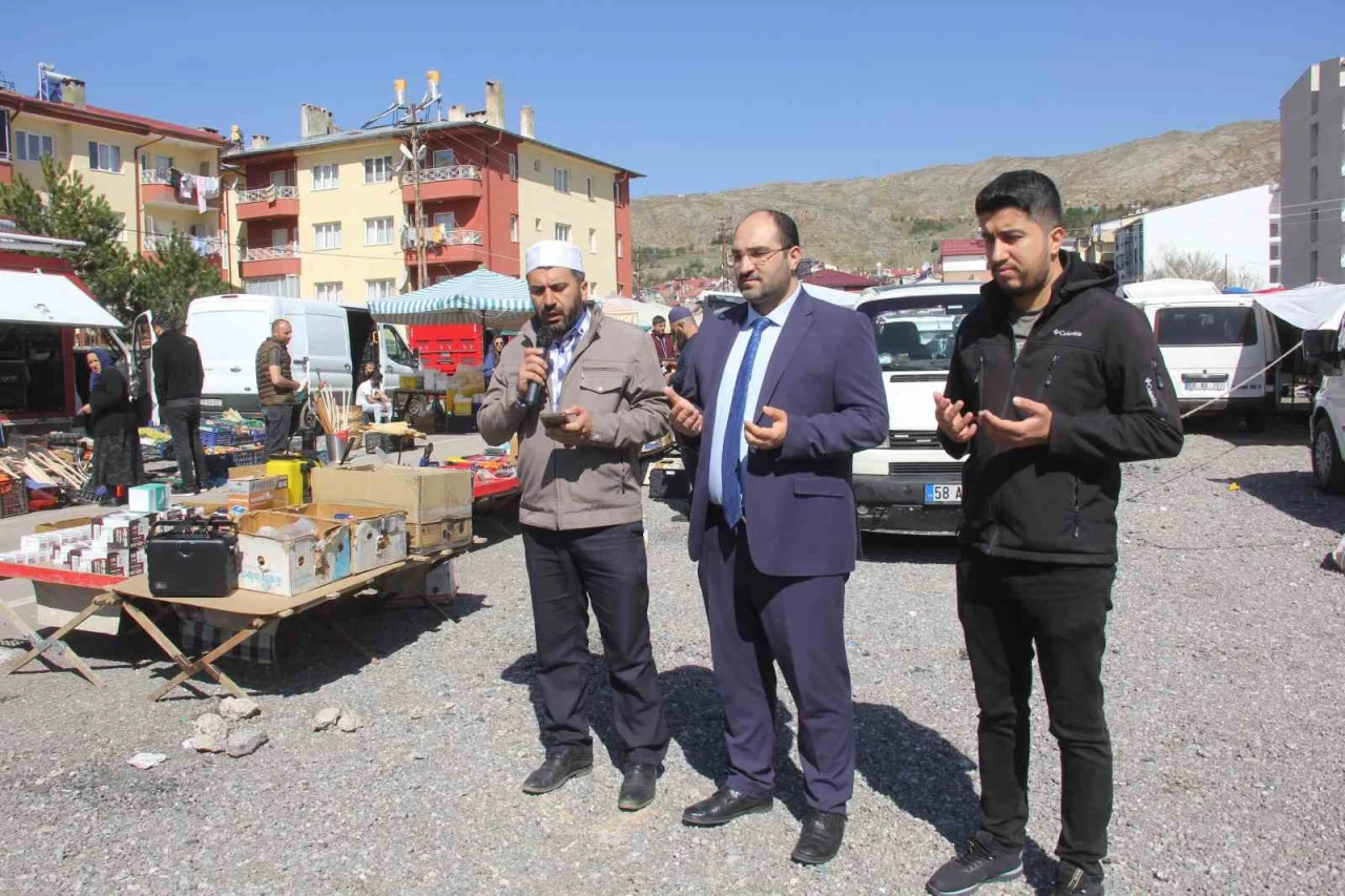 Sivas'ta Pazara Dua Başlangıcı