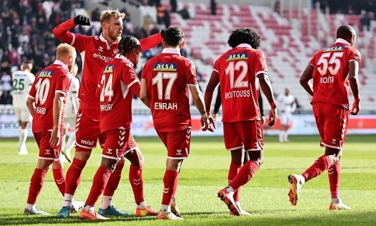 Sivasspor’dan Ayrılan Yıldız Futbolcunun Yeni Takımı Belli Oldu