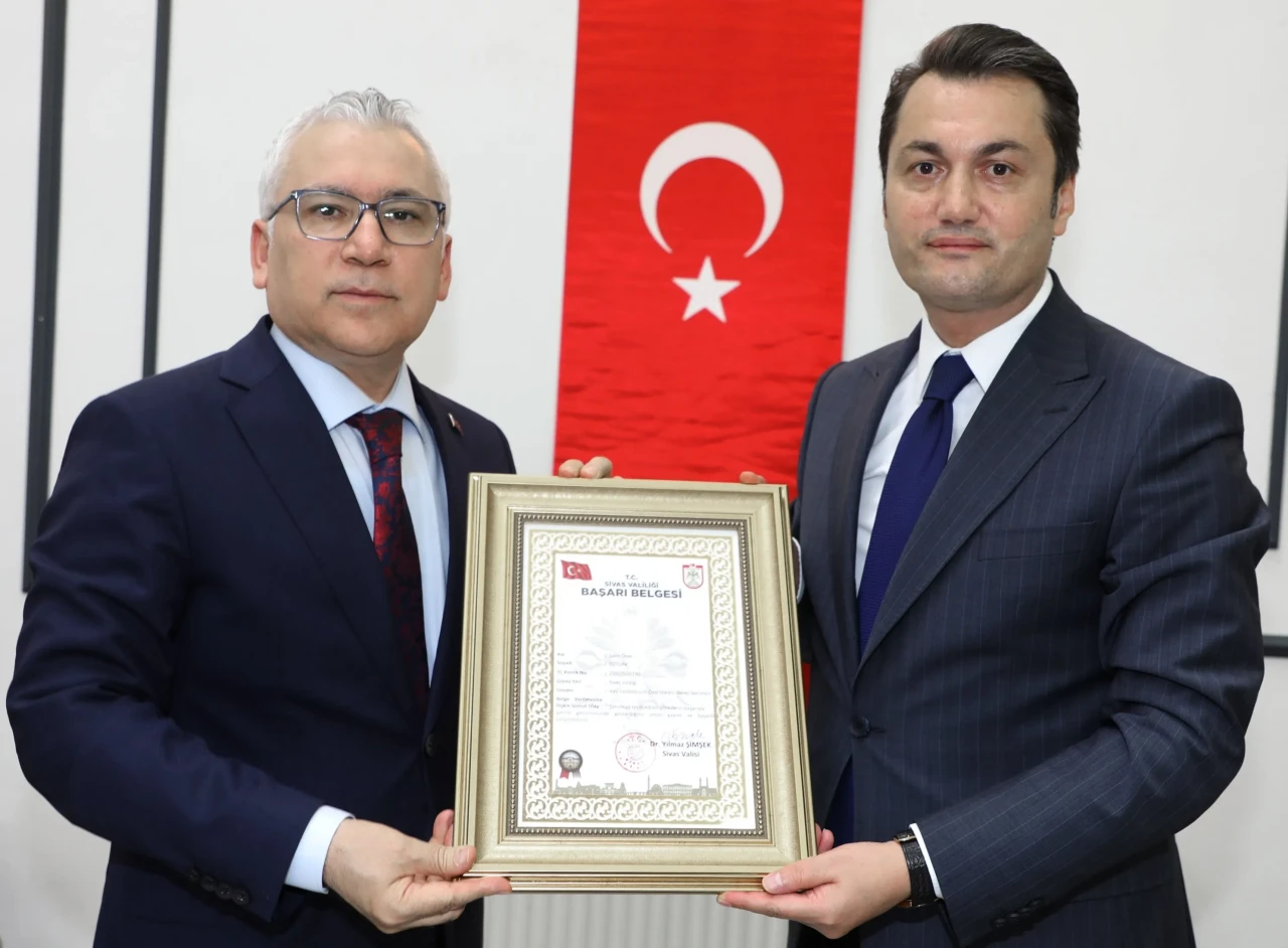 Sivas'ta Şakir Öner Öztürk İçin Veda Programı Düzenlendi