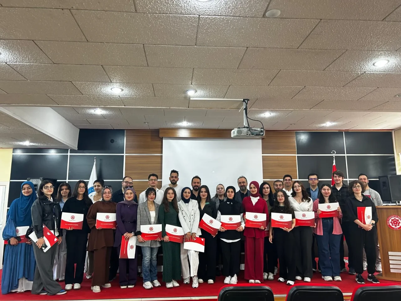 Sivas Cumhuriyet Üniversitesi’nde Uygulamalı HPLC Kursları Tamamlandı