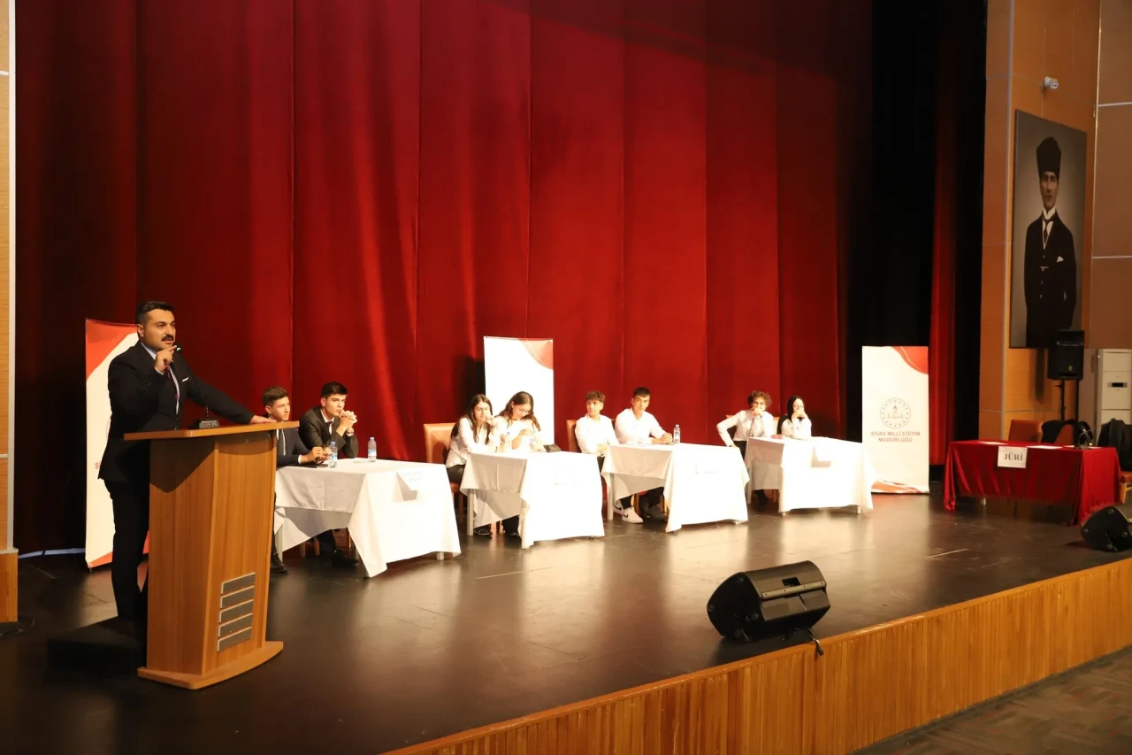 Sivas’ta “Liderler Oyunu: Münazara Ligi” Finali Gerçekleşti