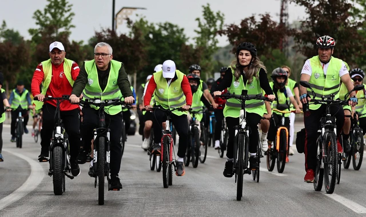 Sivas’ta 12. Geleneksel Yeşilay Bisiklet Turu Düzenlendi