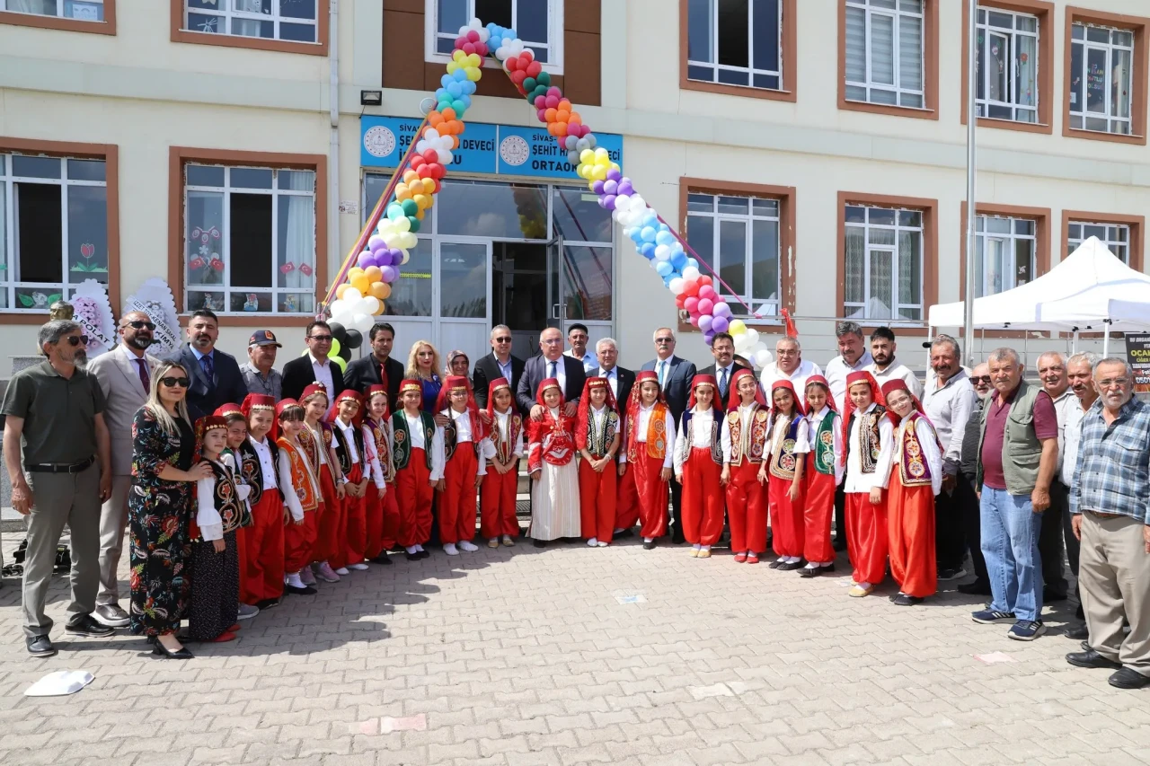 Sivas Hanlı Köyü’nde Çocuk Kültür ve Sanat Festivali Düzenlendi