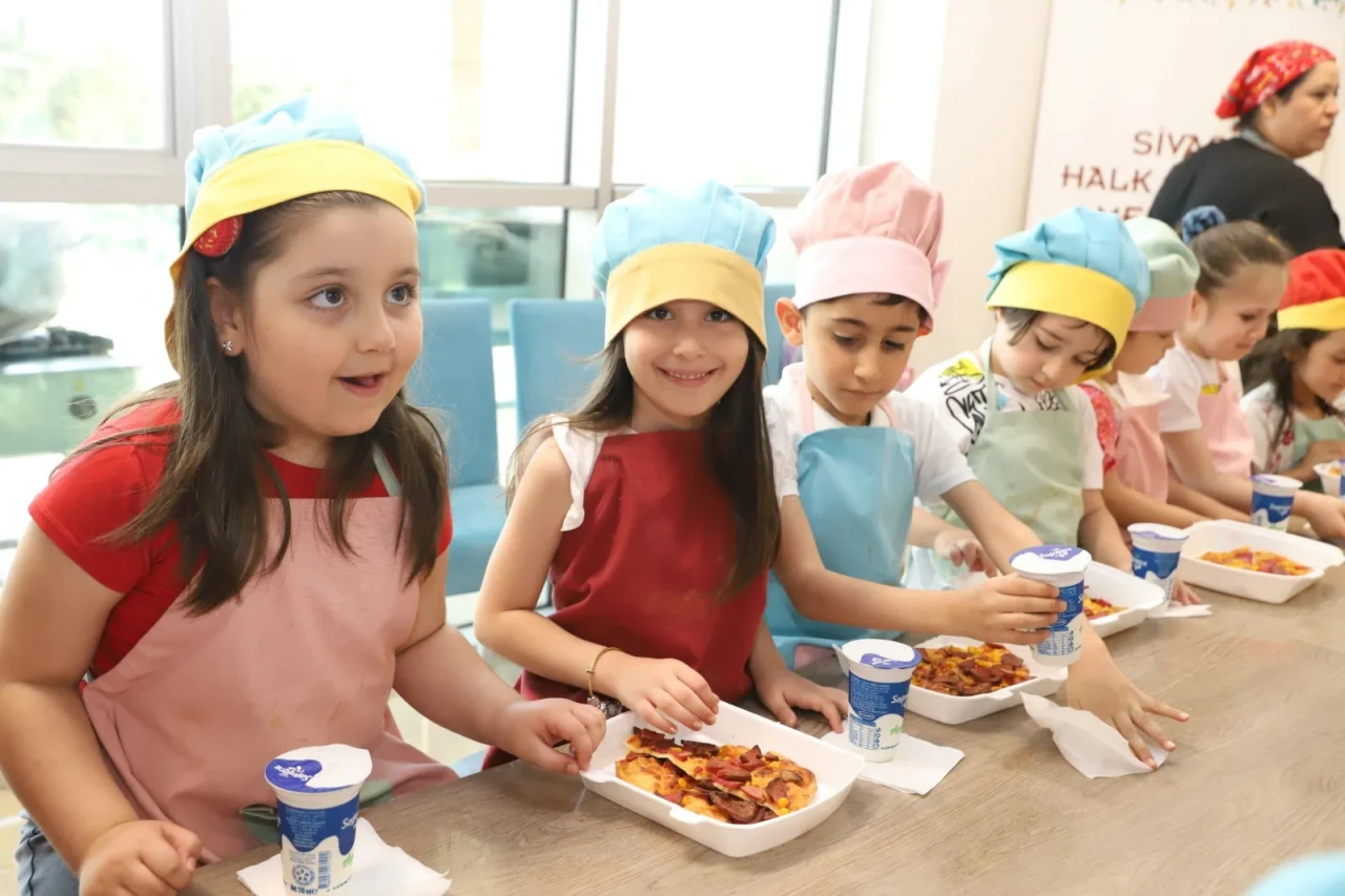Sivas'ta “Minik Eller Büyük İşler” Projesi Renkli Görüntülere Sahne Oldu