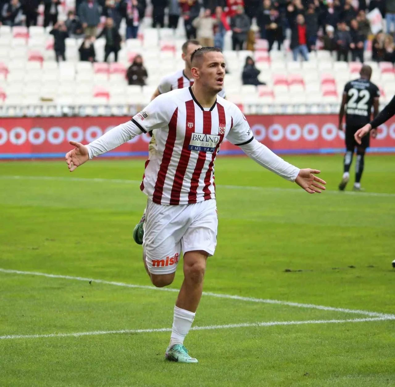 Sivasspor'un Yıldızı Rey Manaj İçin Karadeniz Kulüpleri Rakip Oldu!