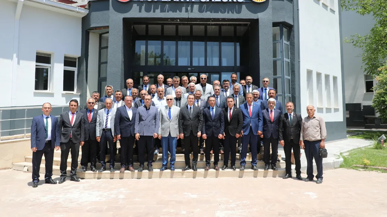 Sivas'ta Beklenen Veda! Görevinden Ayrıldı
