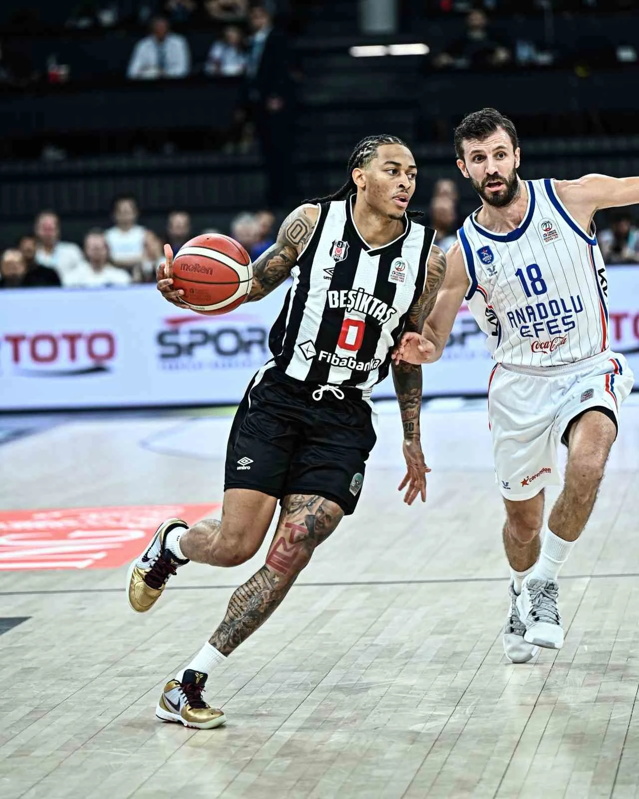 Anadolu Efes, Seride Öne Geçti: Beşiktaş’ı 94-87 Mağlup Etti