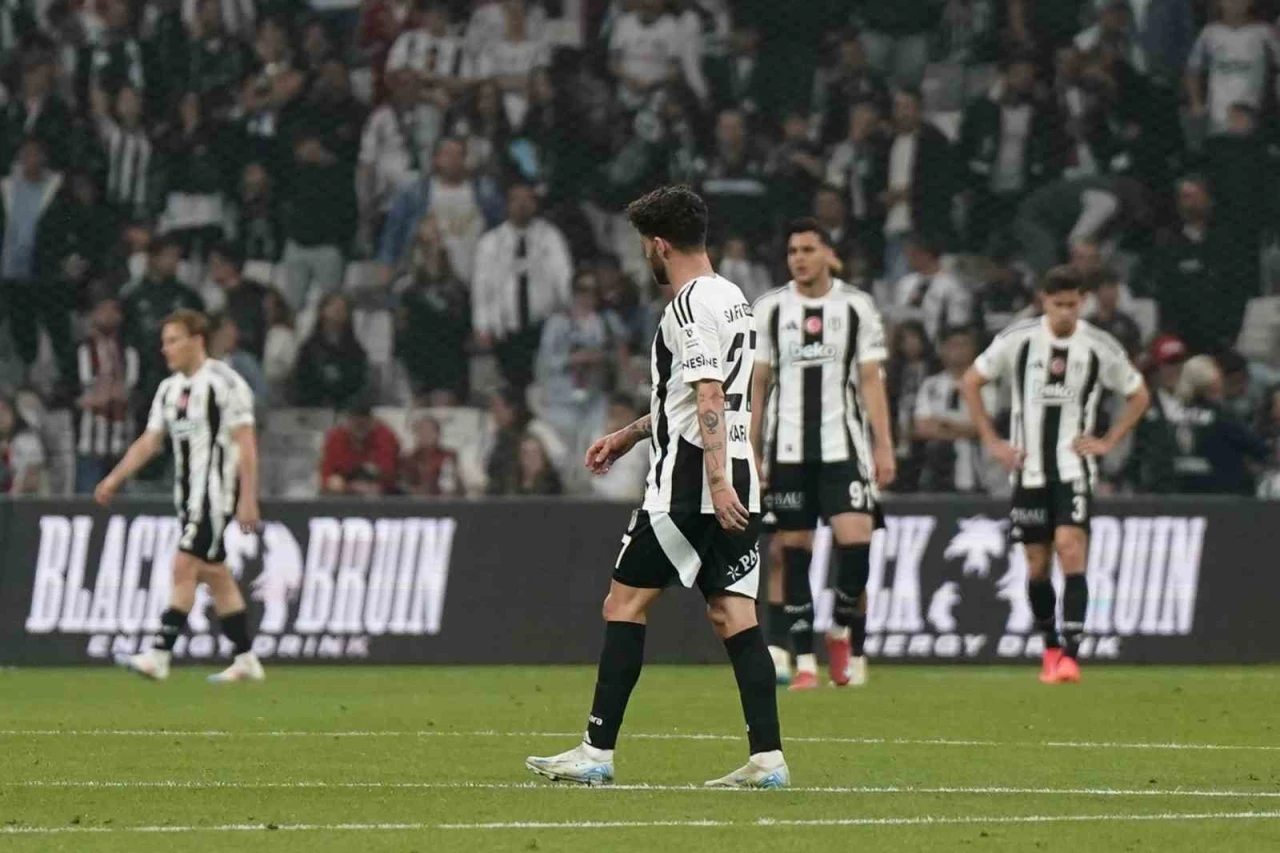 Beşiktaş  Sezonu Dördüncü Bitirdi