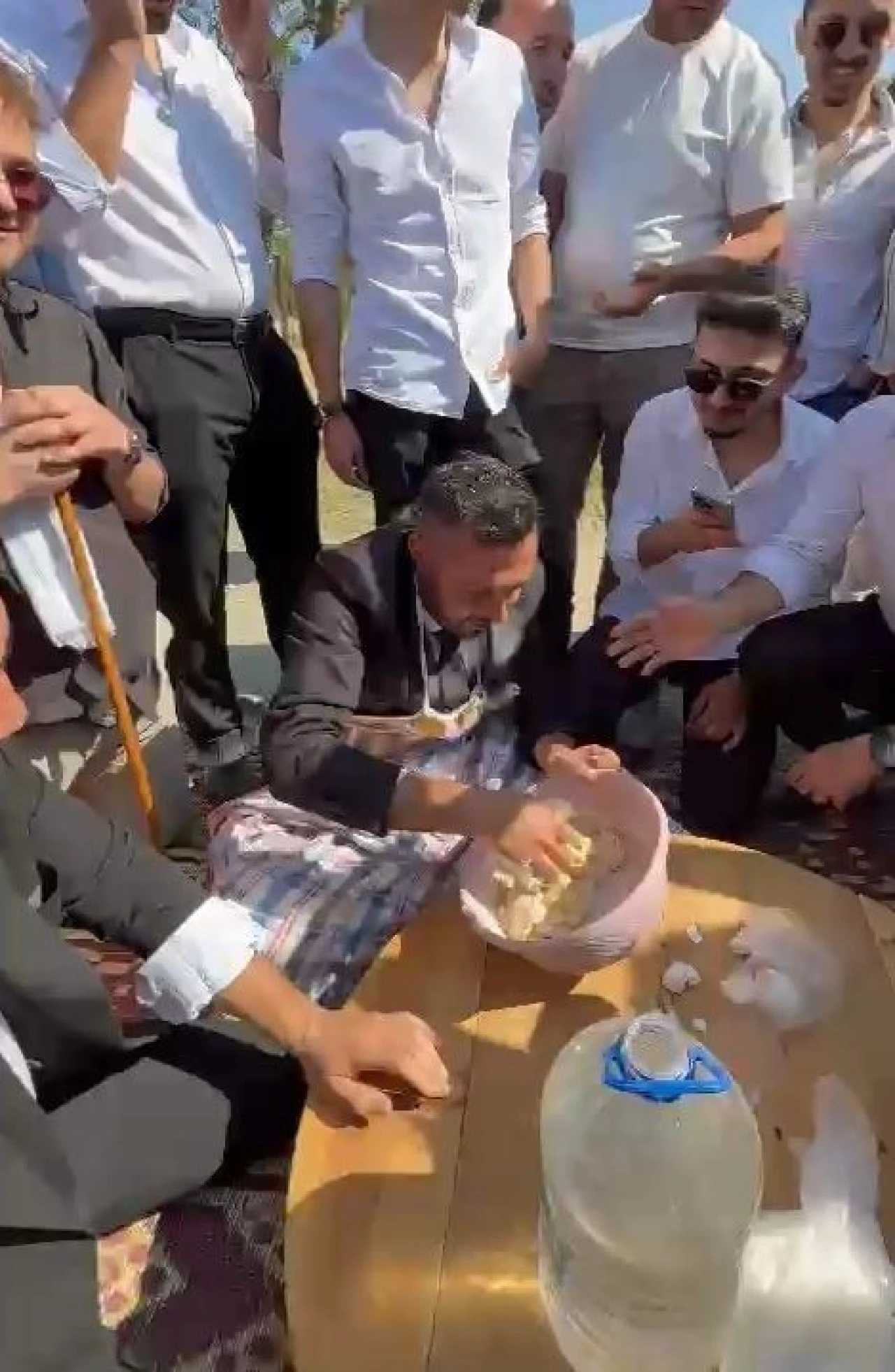 Damat Yolda Hamur Yoğurdu