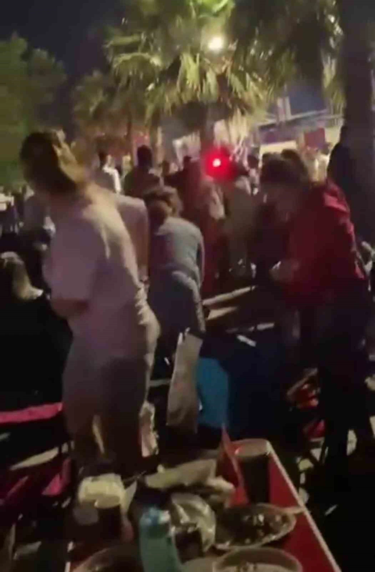 Samsun’daki Merve Özbey Konserinde Kavga Çıktı