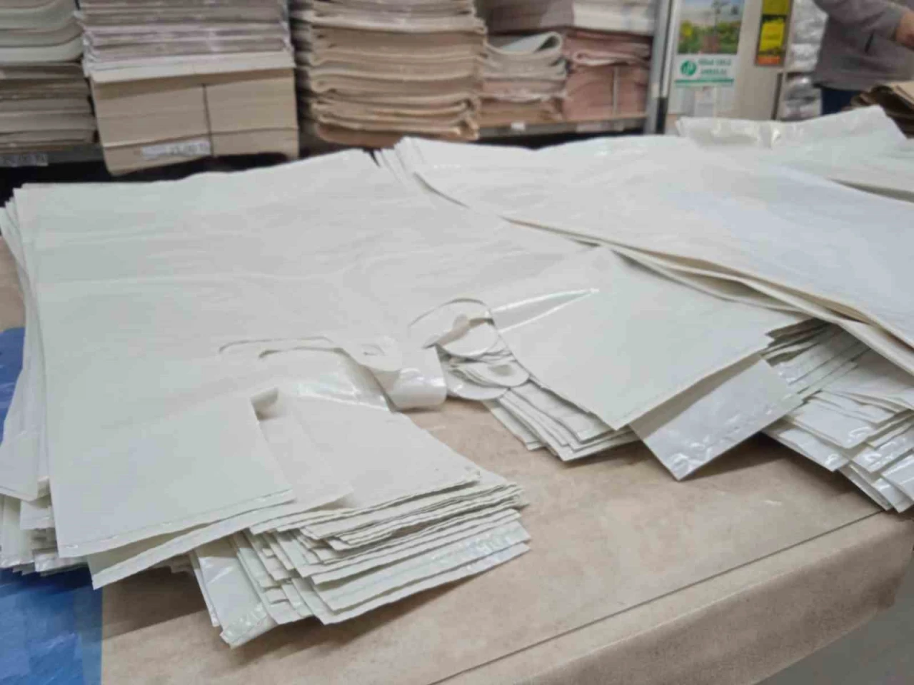 Kurban Bayramı Öncesi Poşet ve Branda Satışları Artıyor