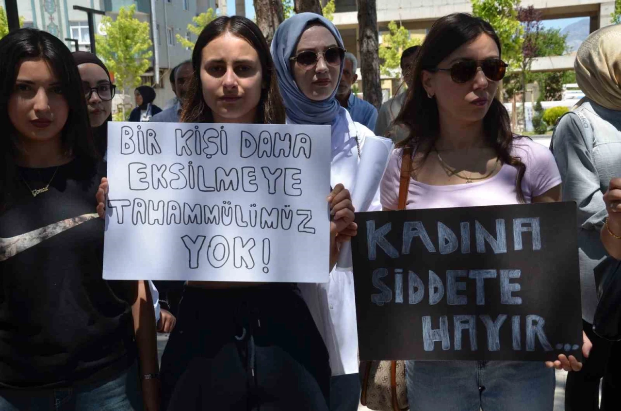 Sivas’ta Kadın Cinayetine Öfke: ‘Adalet İstiyoruz’ Yürüyüşü