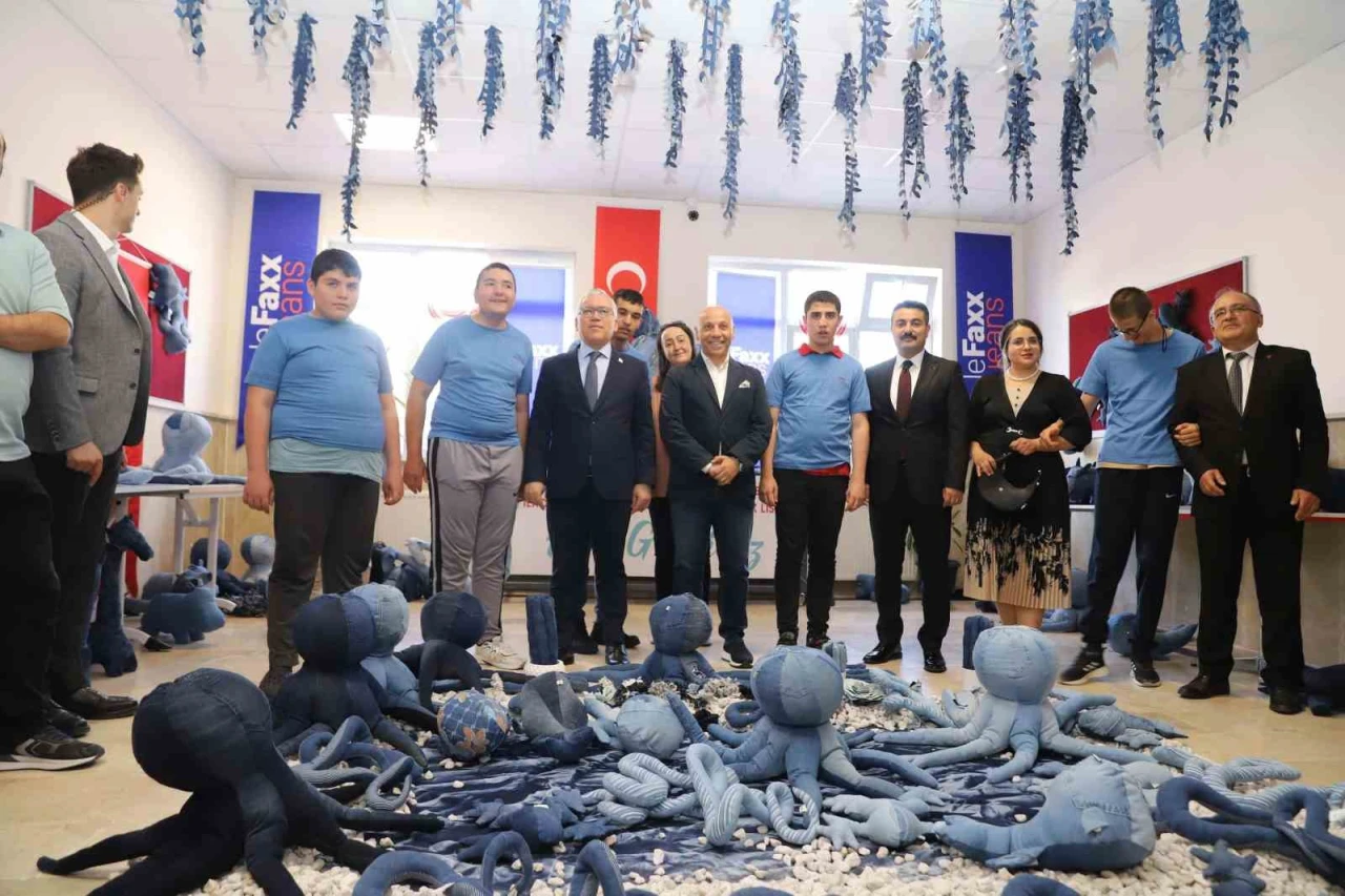 Sivas’ta Özel Öğrencilerden Geri Dönüşüm Sergisi