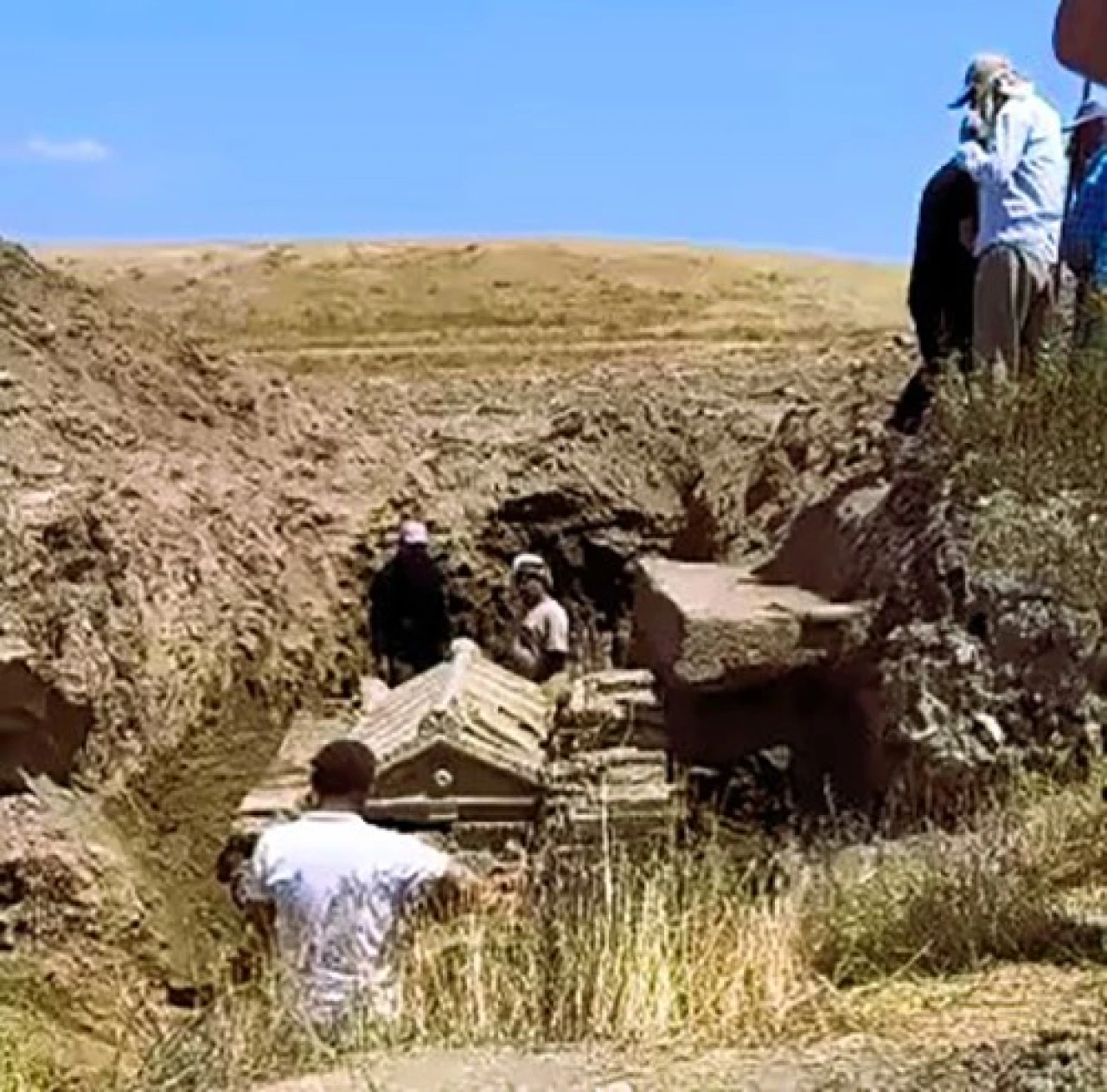 Kaçak Kazı Şüphelileri Tarihi Lahiti Yarıda Bıraktı