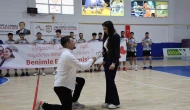 Sivas'ta Hentbol Maçında Evlilik Teklifi