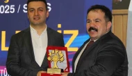 Sivas'ta Rıza Keser Anısına Düzenlenen Güreş Şampiyonası Devam Ediyor
