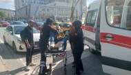 Cadde Üzerinde Trafik Kazası: 3 Yaralı