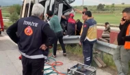Tır Şarampole Devrildi Sürücü Hayatını Kaybetti