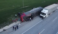 Mandalina Taşıyan Tır Şarampole Devrildi: 2 Yaralı
