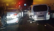 5 Araç Birbirine Girdi Yaralılar Hastaneye Kaldırıldı