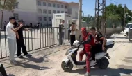 Pijamalı Örümcek Adam Öğrenciyi Sınava Yetiştirdi