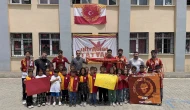 Ultraslan’dan Unutulmaz Ziyaret! 25 Öğrenciye Galatasaray Forması Hediye Edildi!