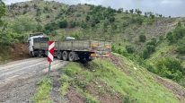 Büyük Araç Küçük Yol: Mahsur Kaldı