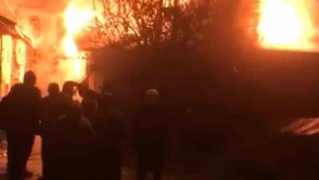 Tokat'ın Erbaa İlçesinde Çıkan Yangında 3 Ev Küle Döndü
