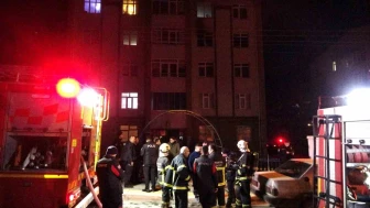 Kütahya’da 5 Katlı Apartmanda Çıkan Yangında 6 Kişi Dumandan Etkilendi
