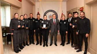 Sivas’ta Polis Haftası Etkinliğinde Müzikal Katkı Sunanlara Plaket