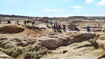 Sivas'ta Mars Benzeri Kayalıklarda Doğa Yürüyüşü