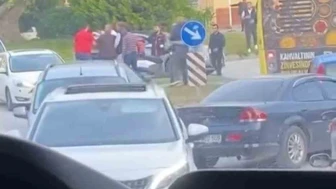 Bursa’da Trafikte Tartışan Sürücüler Yumruklarla Birbirine Girdi