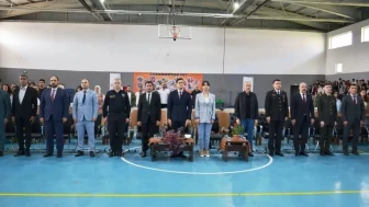 Zara’da 19 Mayıs Coşkusu Spor Salonu’nu Doldurdu