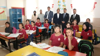 Sivas’ta 15 Bin Kitap Öğrencilerle Buluştu
