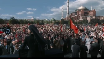 Zaferin Rengi Filmi Gerçek mi? Atatürk’ü Kim Oynuyor? Peyker Gerçek Bir Kişi mi?