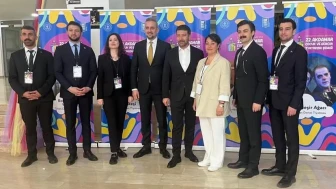 Van’da Tiyatro Coşkusu: Sivas Devlet Tiyatrosu Müdürü Ferlibel de Katıldı