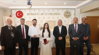 Sivas'ta Aile Yılı Faaliyetleri Kapsamında Evlenecek Çiftlere Destek Verildi