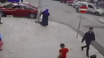 Boğazına Şeker Kaçan Çocuğu Esnaf Kurtardı