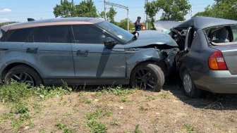 Ara yoldan çıkan araç kazaya neden oldu: 1 kişi yaşamını yitirdi