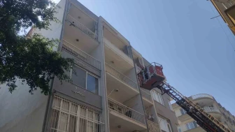 Balkon Ağına Takılan Güvercin Kurtarıldı