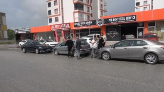 Dolu Araçlarda Hasara Yol Açtı, Sanayi Hareketlendi
