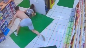Akaryakıt İstasyonunda Gasp ve Şiddet Kamerada