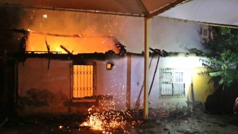 Gecekondu Yangını, Kadın Kediler İçin Gözyaşı Döktü