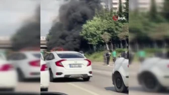 Seyir Halindeki Midibüs Yandı İşçiler Son Anda Kurtuldu