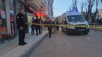 Kavga Sırasında Silahını Çeken Şahıs Kendini Vurdu