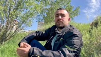 Merakla Dolaşan Tilki Plastik Tehlikesiyle Karşılaştı
